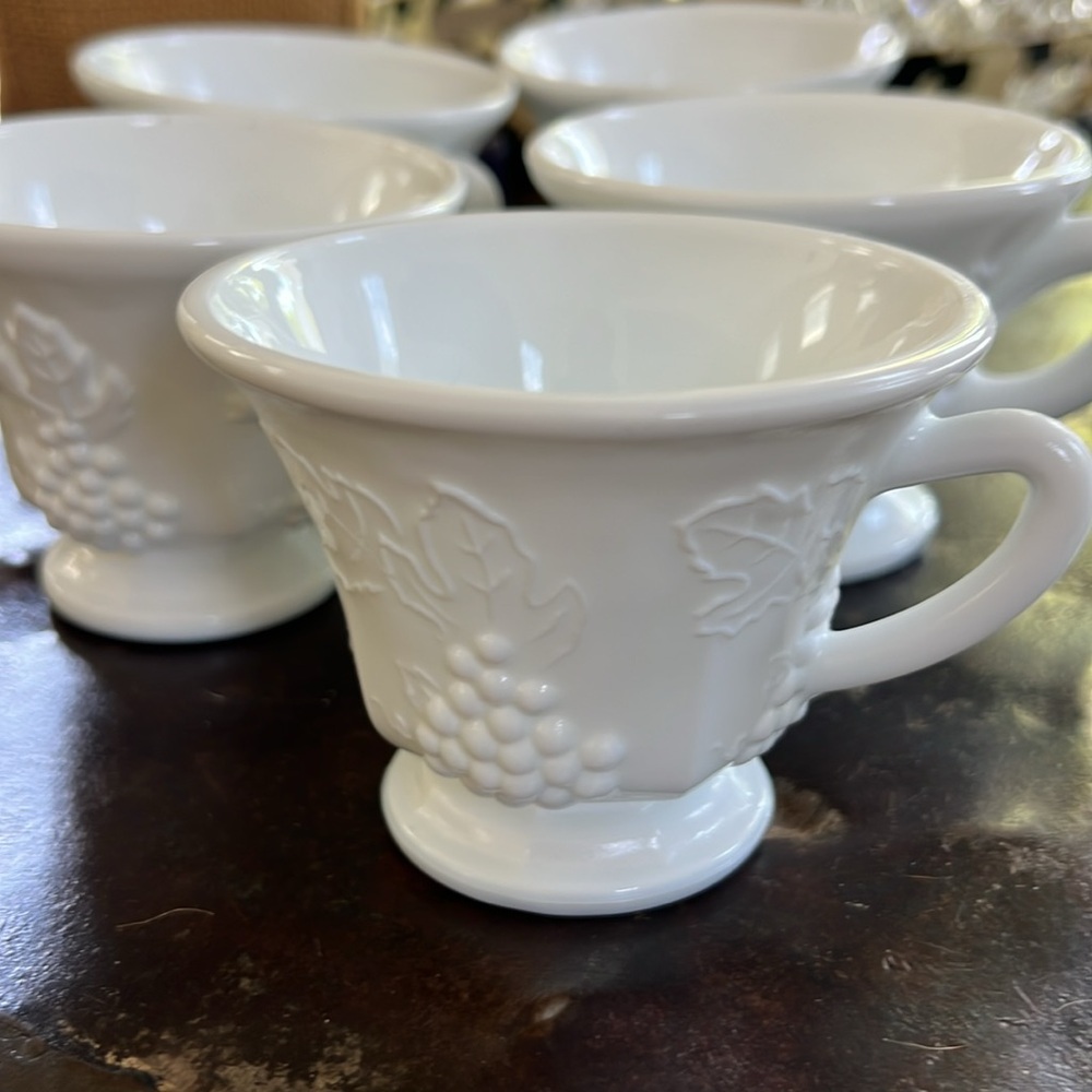Vintage milk glass cups 5 Harvest Grape - Picture 4 of 8